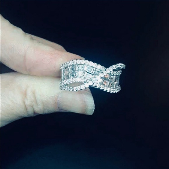 Bella Luce Jewelry - NWOT .925 Bella Luce Faux Baguette Ring